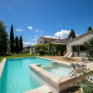 https://lis-amelie.fr-provencehotel.com